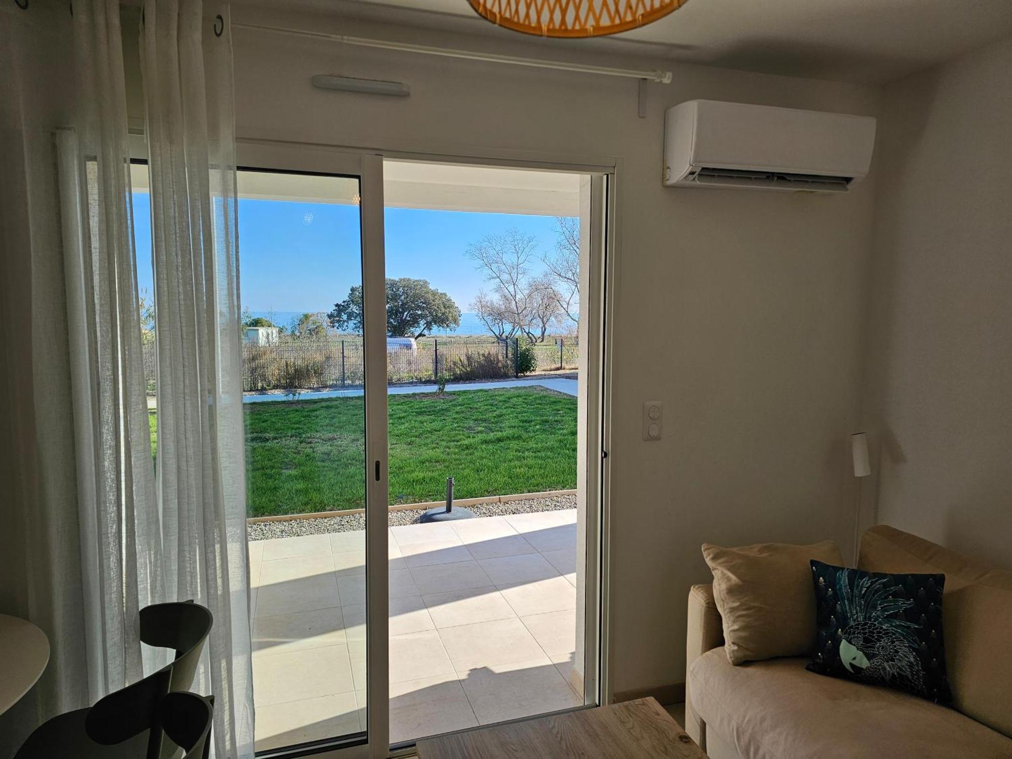 Superbe Vue Terrasse Couverte N190 Apartment Linguizzetta