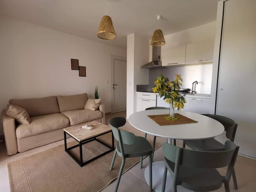 Superbe Vue Terrasse Couverte N190